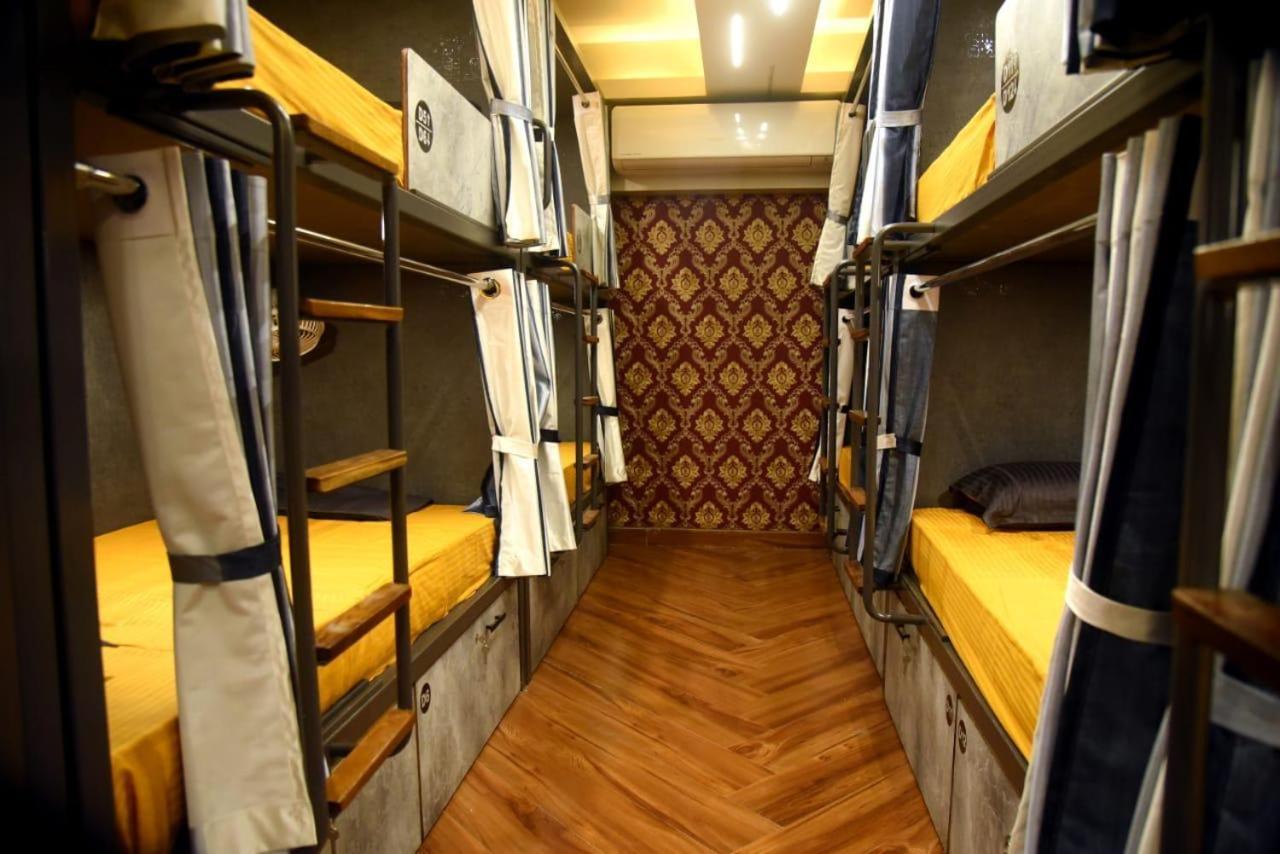 阿穆达巴 Charyana Lady Dorms旅舍 外观 照片